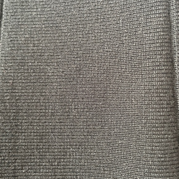 A-Line skirt with scalloped bottom. Hits right below a knee. Stretch waist, XL - Picture 3 of 4